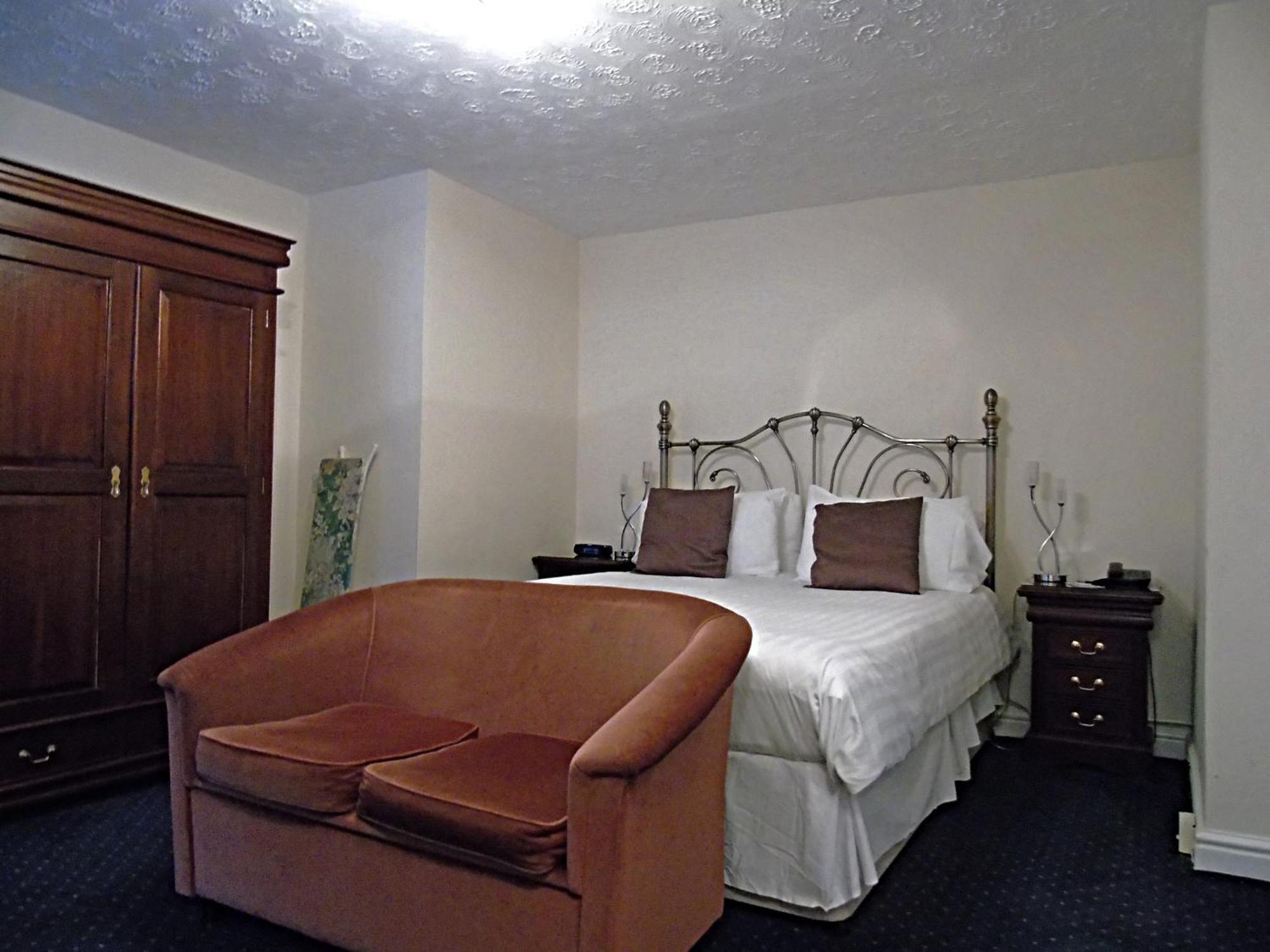 The Boars Head Hotel Sudbury  Екстериор снимка
